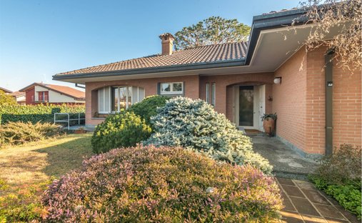 Villa à Fenegrò, Lombardie, Italie 1