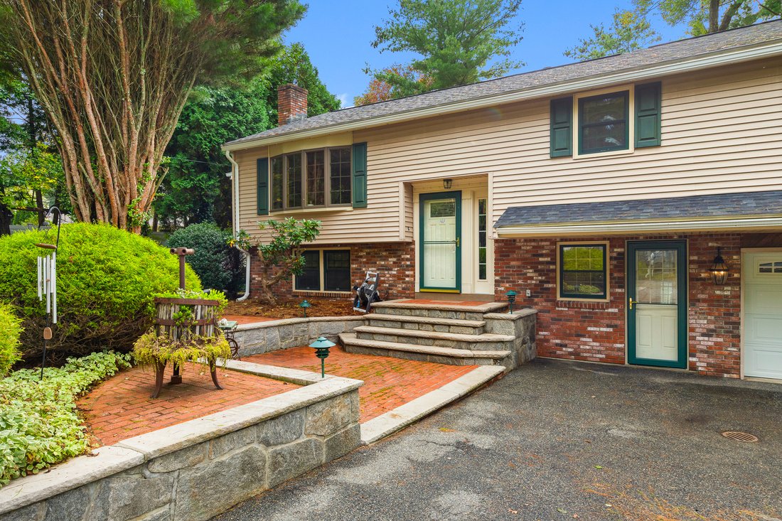 House in Burlington, Massachusetts, United States 1 - 19073089