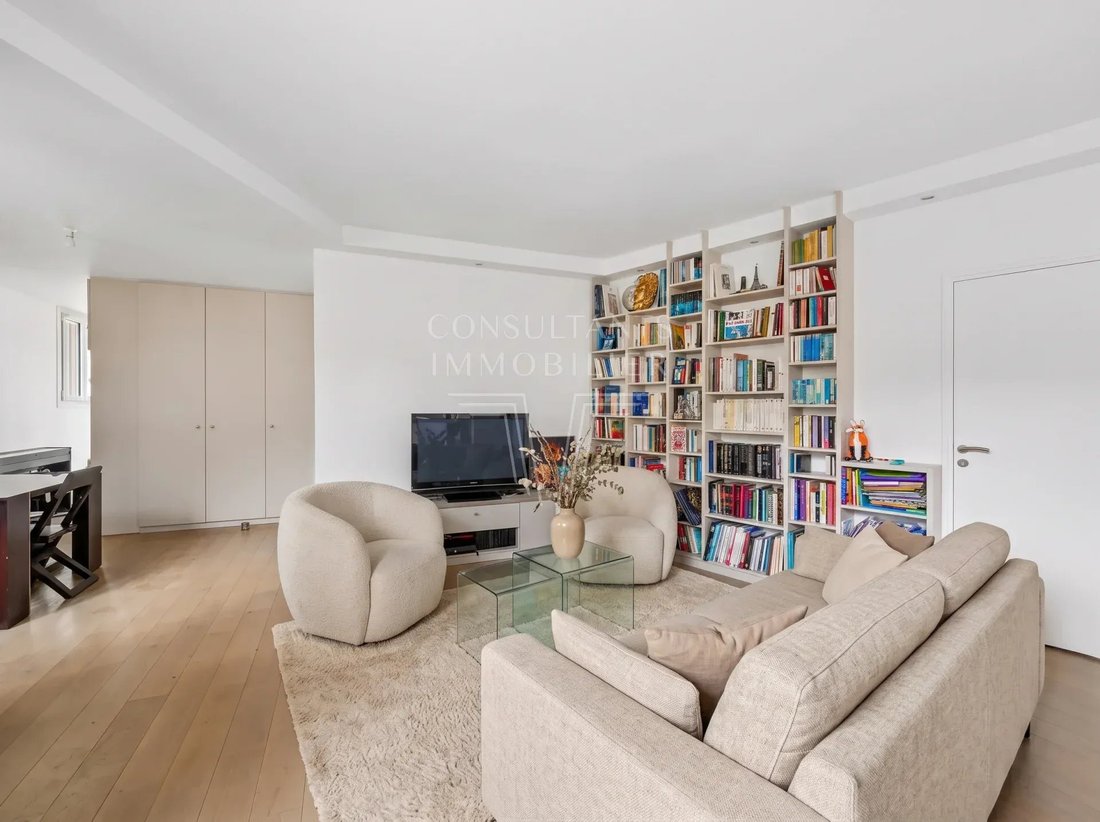 Apartment in Chaillot, Paris 16e Arrondissement, Paris 2 - 18703948