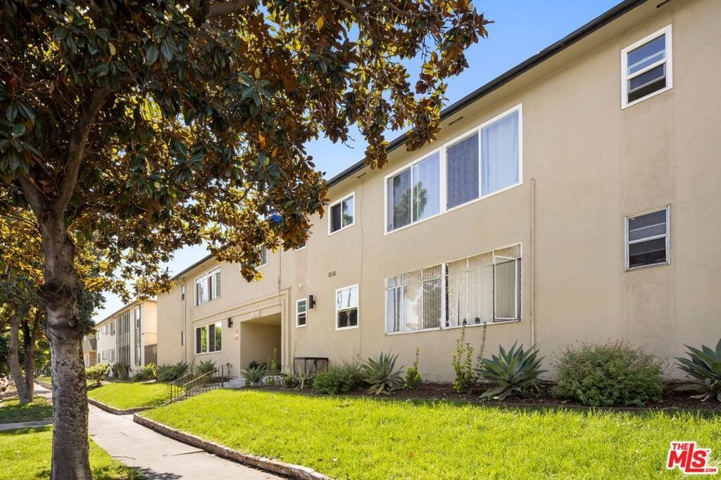 Los Angeles, California, United States 1 - 19073499