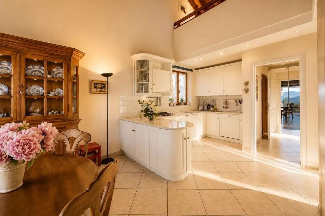 Villa in Agra, Lombardy, Italy 5 - 19073921