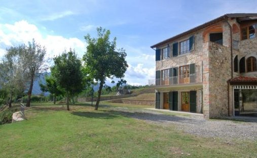Maisons de campagne à Barga, Toscane, Italie 1