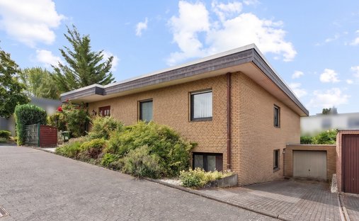 Bungalow in Bonn, North Rhine-Westphalia, Germany 1