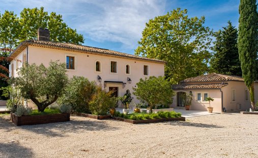 Country House in Granettes-Jauberte-Sainte Anne, Aix-en-Provence, France 1