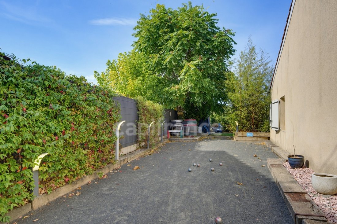 House in La Lande-de-Fronsac, Nouvelle-Aquitaine, France 4 - 19071188