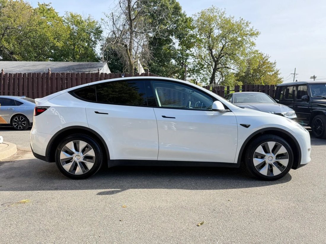 Suv in East Brunswick, NJ, United States 5 - 19075770