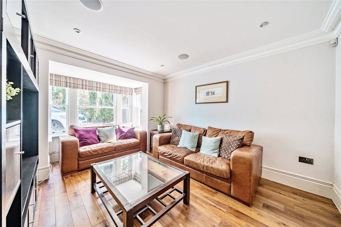 Haus in Woking, England 3 - 19073713