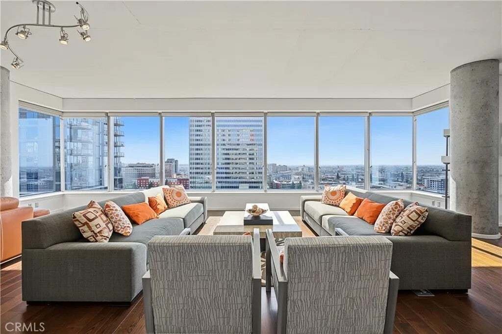 Condo in Los Angeles, California, United States 1 - 19069095