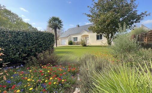 Villa in Bellevue-La Bougrière-La Gicquelière, Sainte-Luce-sur-Loire, Frankreich 1