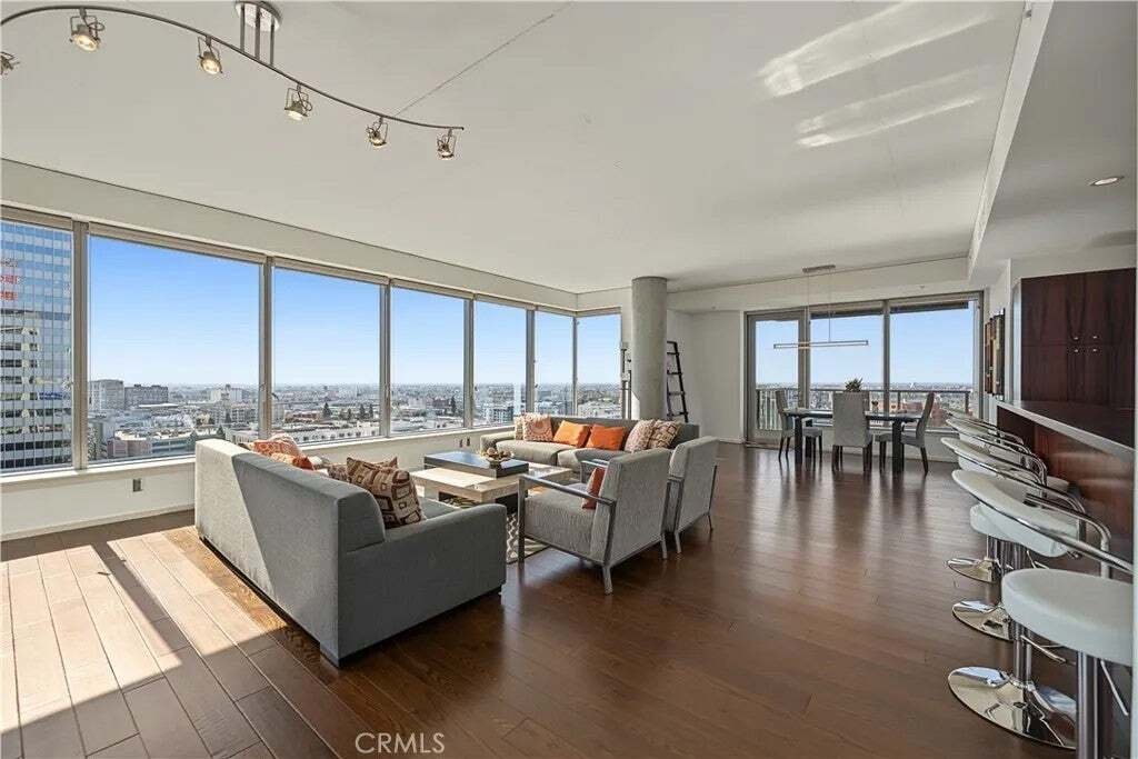 Condo in Los Angeles, California, United States 4 - 19069095