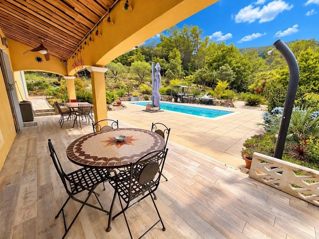 Maison à Le Cannet-des-Maures, Provence-Alpes-Côte d'Azur, France 1 - 19070473