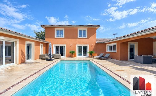 Villa in Charly, Auvergne-Rhone-Alpen, Frankreich 1