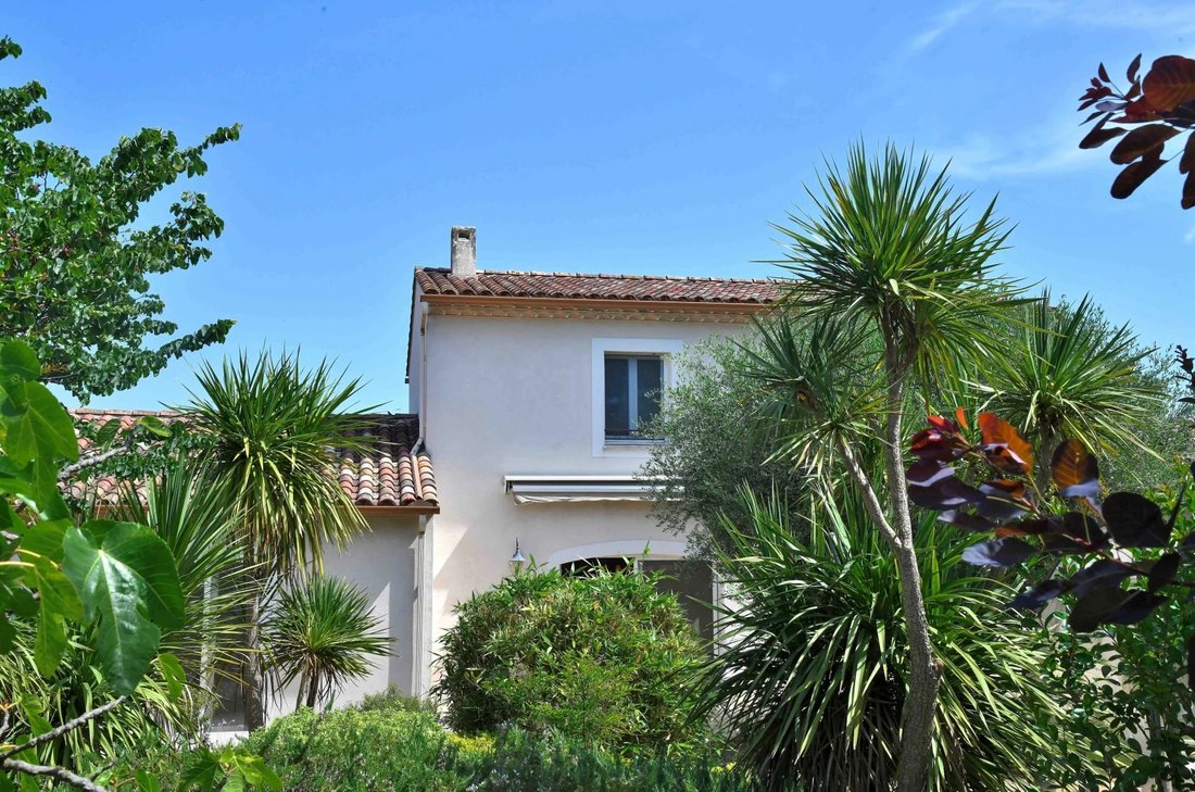 Domaine à Uzès, Occitanie, France 3 - 18929074