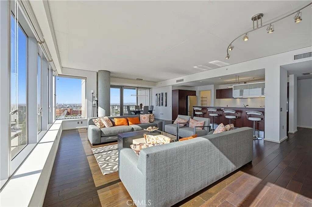 Condo in Los Angeles, California, United States 3 - 19069095