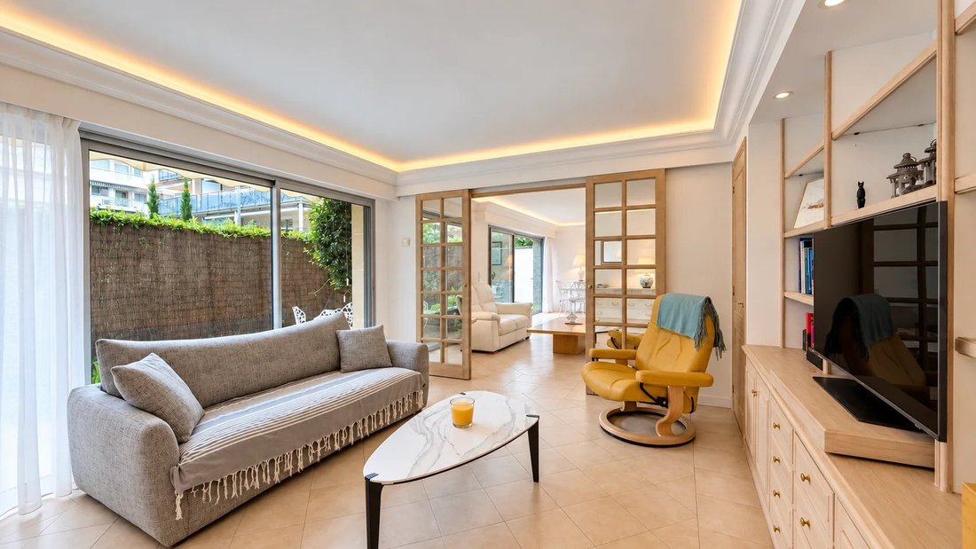Apartment in La Source, Cannes, France 1 - 19070884