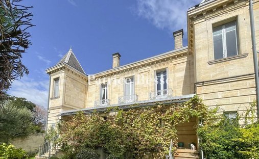 House in Hôtel de Ville-Quinconce-Saint Seurin-Fondaudège, Bordeaux, France 1