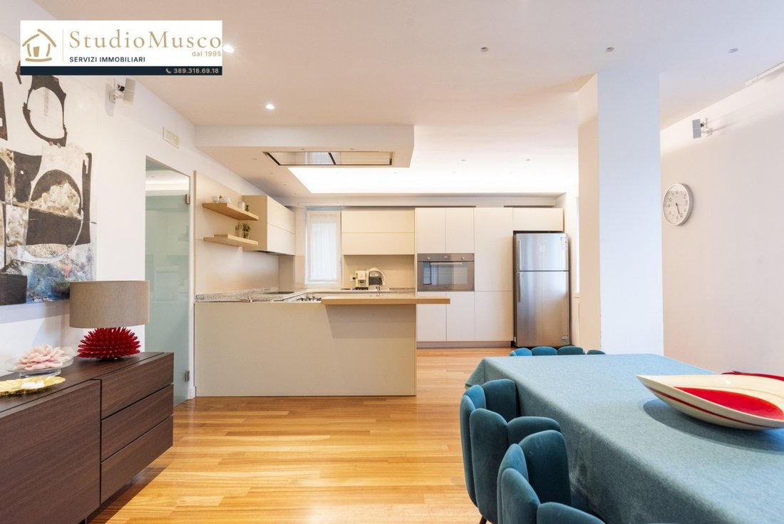 Apartamento en Vomero, Nápoles, Campania 1 - 19069127