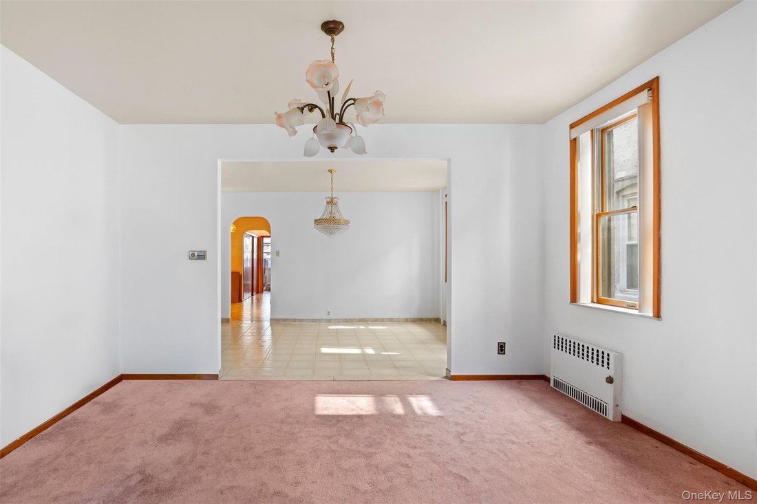 New York, New York, United States 2 - 19075120