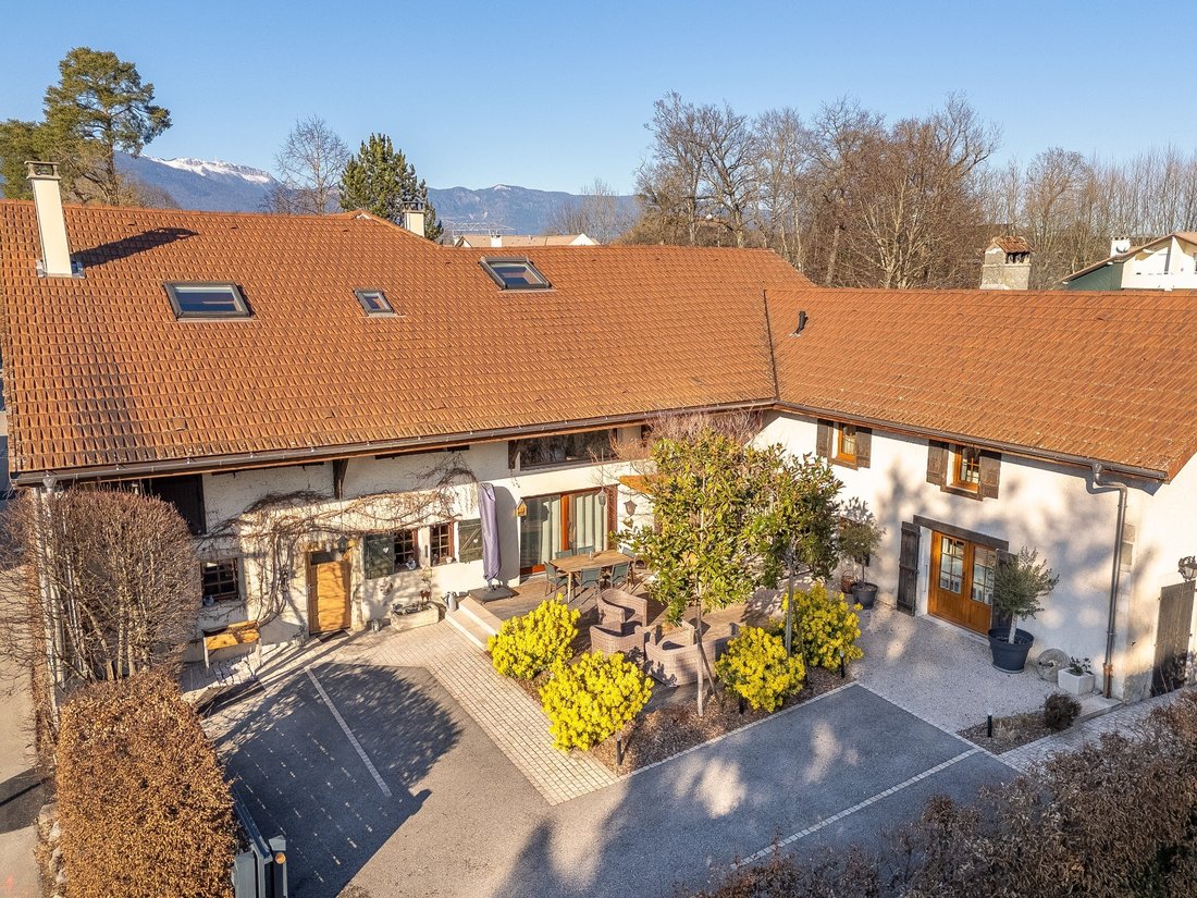 Casa en Prévessin-Moëns, Auvernia-Ródano-Alpes, Francia 1 - 19071481