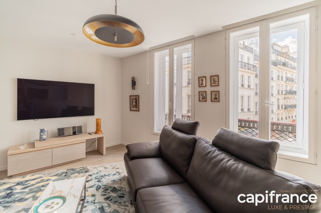 Apartment in Lorette-Martyrs, Paris 9e Arrondissement, Paris 1 - 19071584