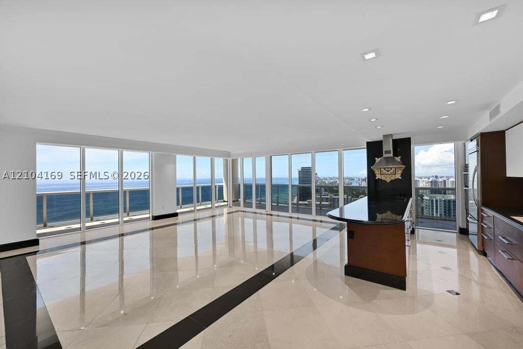 Condominio en Hallandale Beach, Florida, Estados Unidos 2 - 19074302