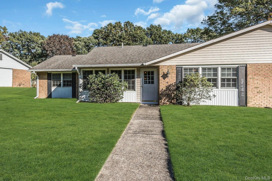 Condo in Ridge, New York, United States 2 - 19075140