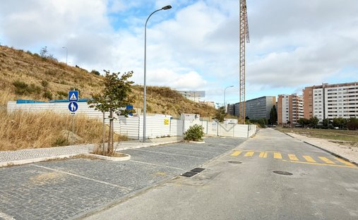 Land in Santa Clara, Lissabon, Portugal 1