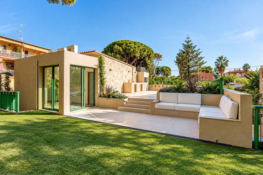 House in Castelldefels, Catalonia, Spain 3 - 19071428