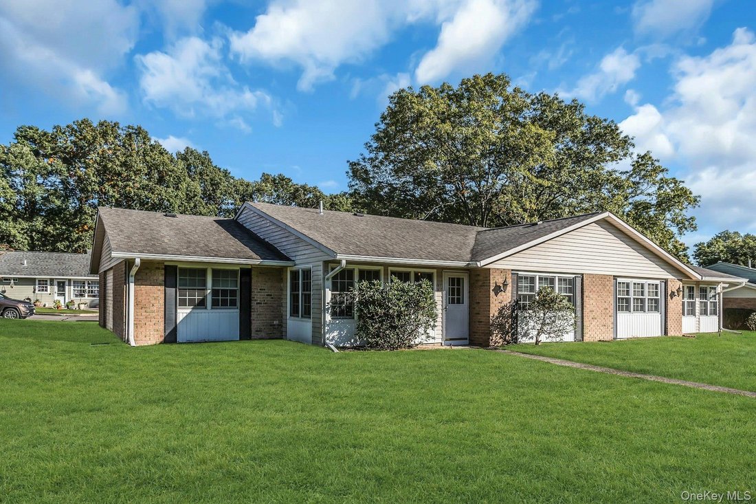 Condo in Ridge, New York, United States 3 - 19075140