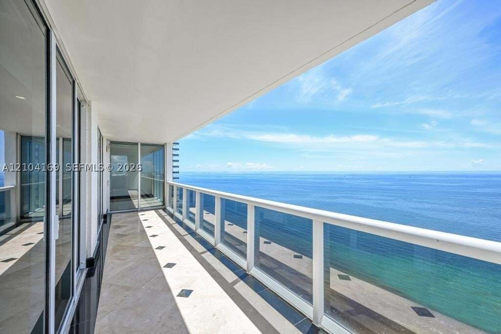 Condominio en Hallandale Beach, Florida, Estados Unidos 3 - 19074302