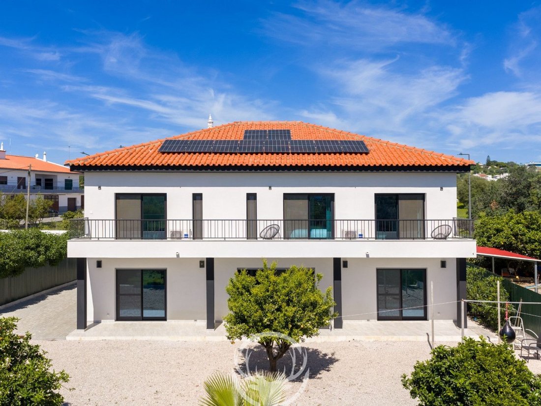 Villa in Vilamoura, Quarteira, Algarve 1 - 18436082
