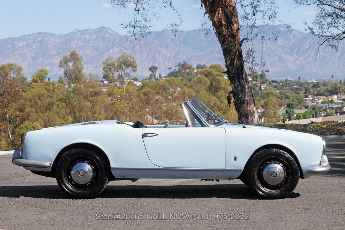 Alfa Romeo Giulia Spider in Los Angeles, CA 5 - 19075455