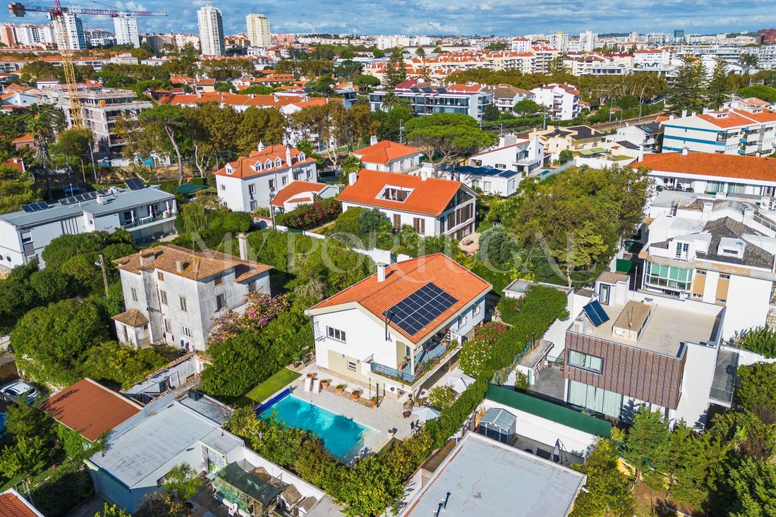 House in Carcavelos e Parede, Lisbon, Portugal 1 - 19071890