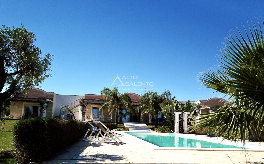 Villa in Carovigno, Apulien, Italien 1 - 19073924