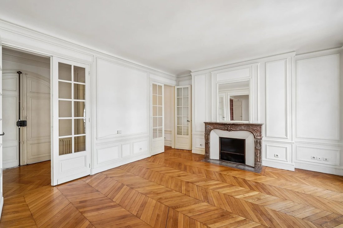 Apartment in Clichy-Trinité, Paris 9e Arrondissement, Paris 4 - 19075317