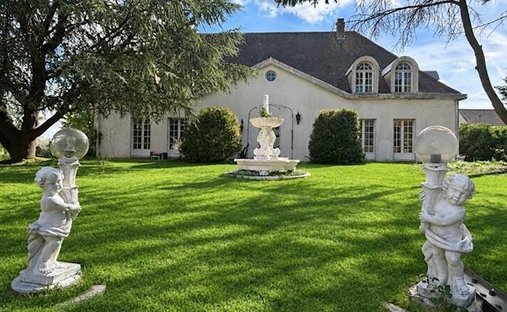 House in La Renardiere, Roissy-en-Brie, France 1