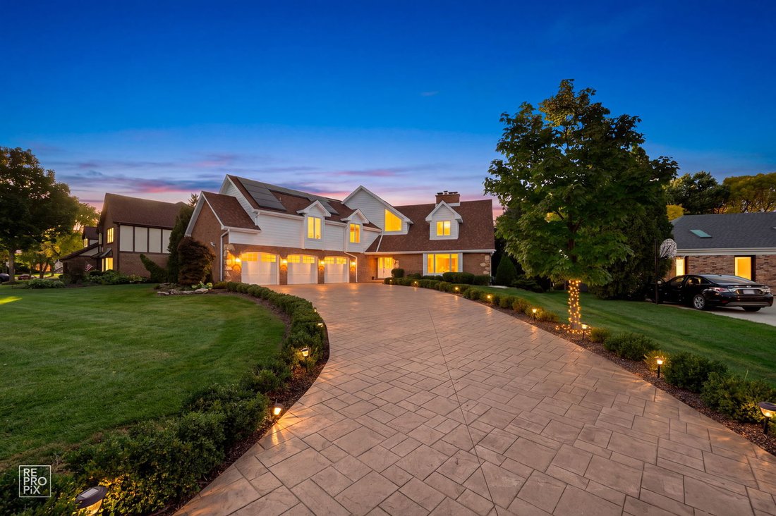 House in Oak Brook, Illinois, United States 1 - 19074479