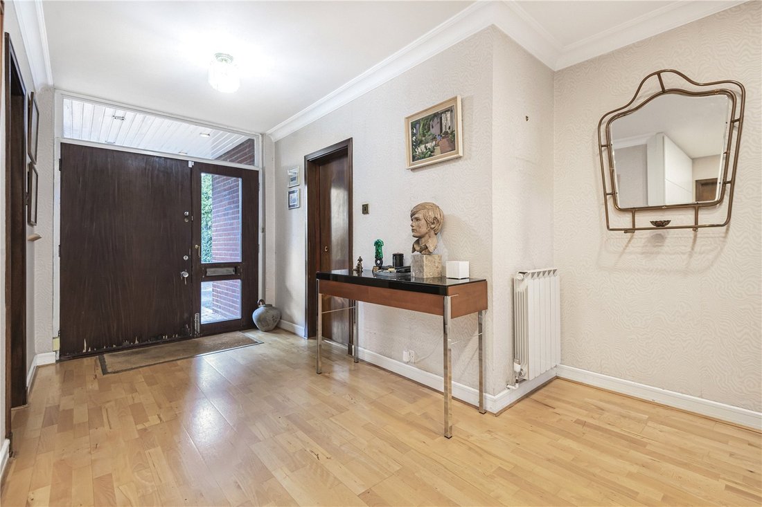 Bungalow in Elstree (Elstree and Borehamwood), Elstree und Borehamwood, England 3 - 19073857