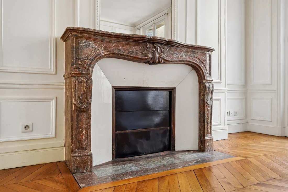 Apartment in Clichy-Trinité, Paris 9e Arrondissement, Paris 5 - 19075317