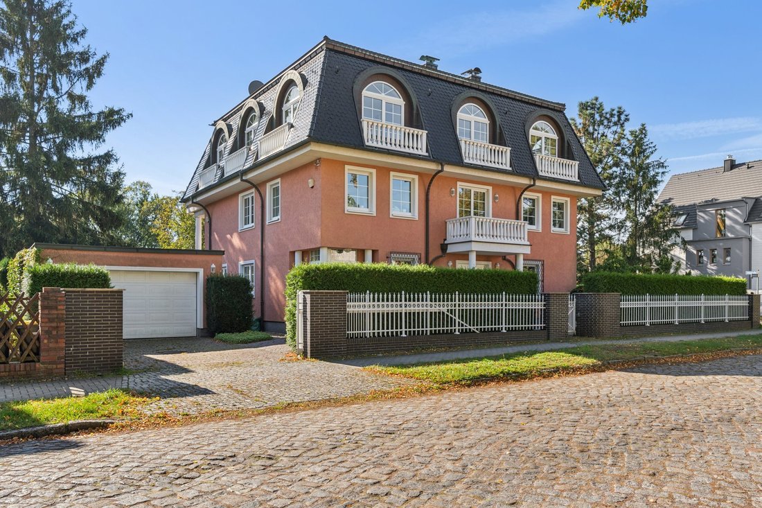 Glienicke/Nordbahn, Brandenburg, Germany 1 - 19072345