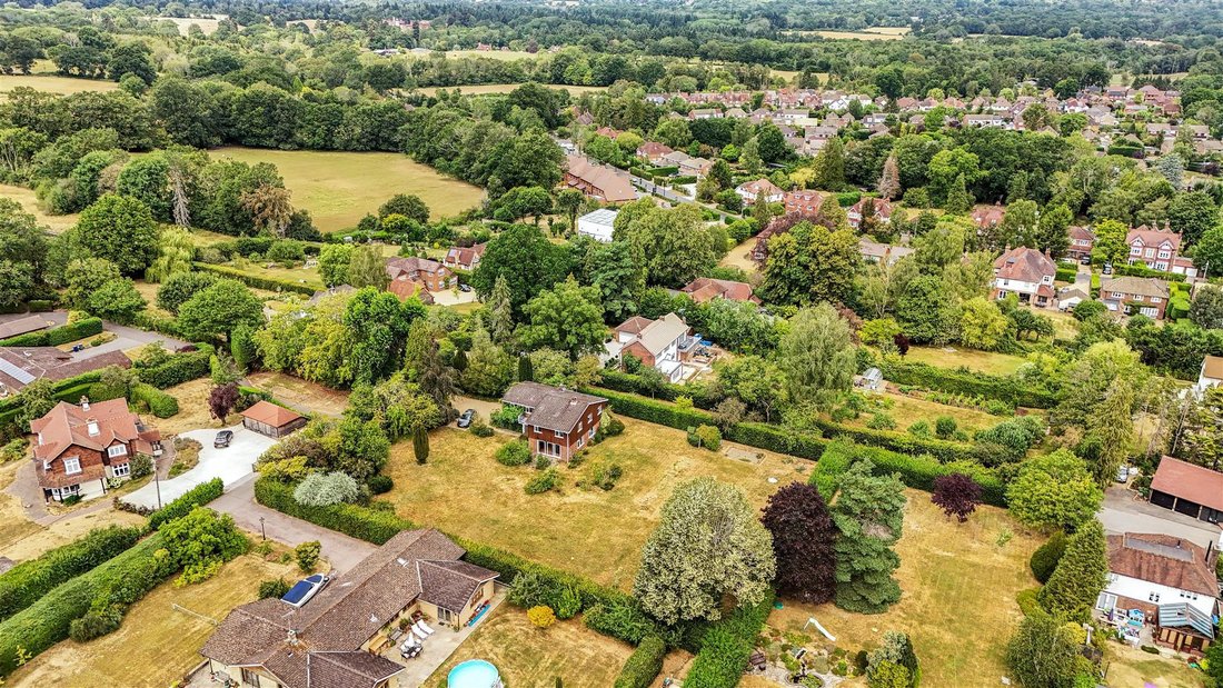 House in Chiddingfold, England 2 - 19068777