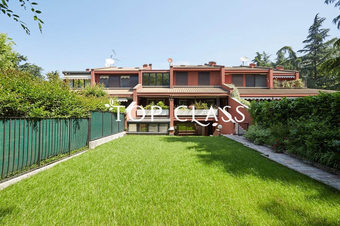Villa à Basiglio, Lombardie, Italie 1 - 15928701