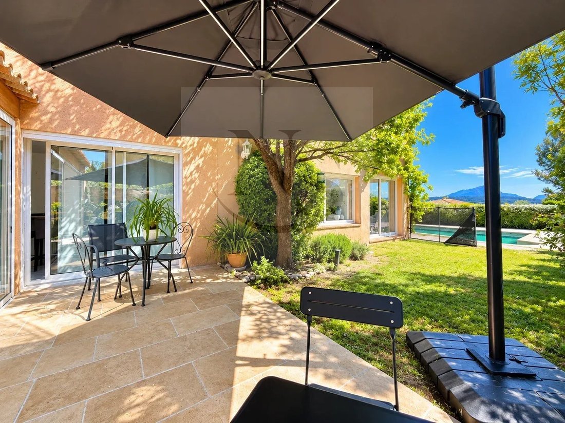 Villa in Mazenod-Bellevue-Saint Donat-Banon, Aix-en-Provence, France 2 - 19070892
