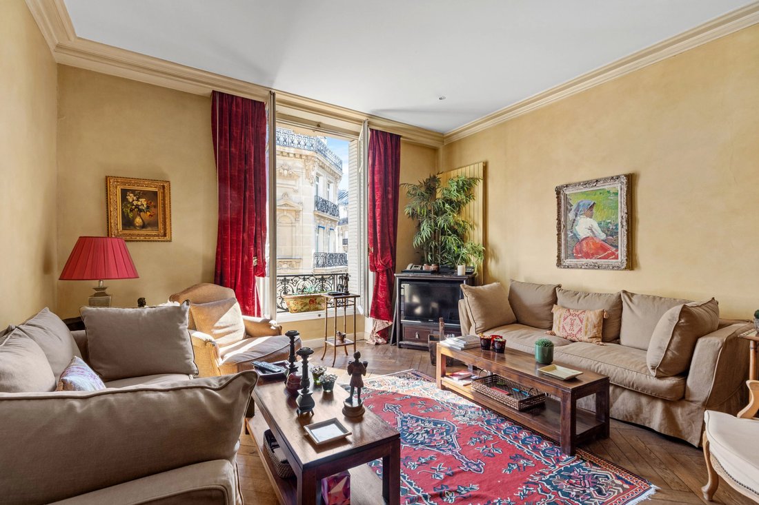 Wohnung in Triangle d'Or, Paris 8e Arrondissement, Paris 4 - 19070475
