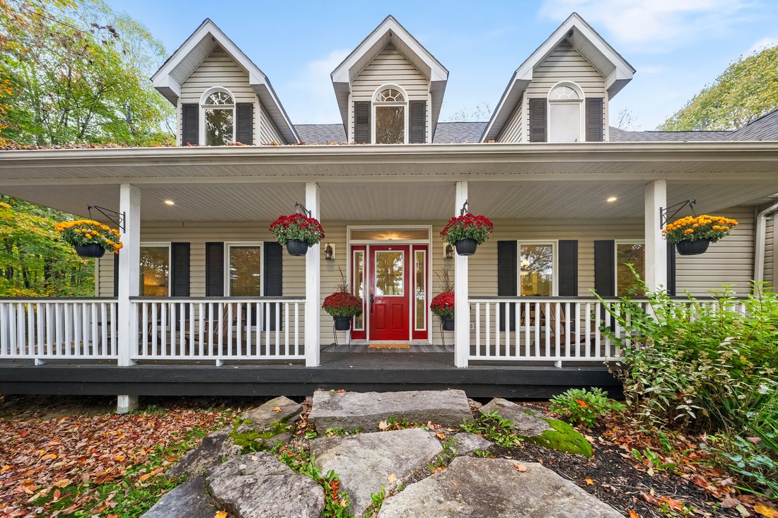 House in Huntsville, Ontario, Canada 5 - 19072636