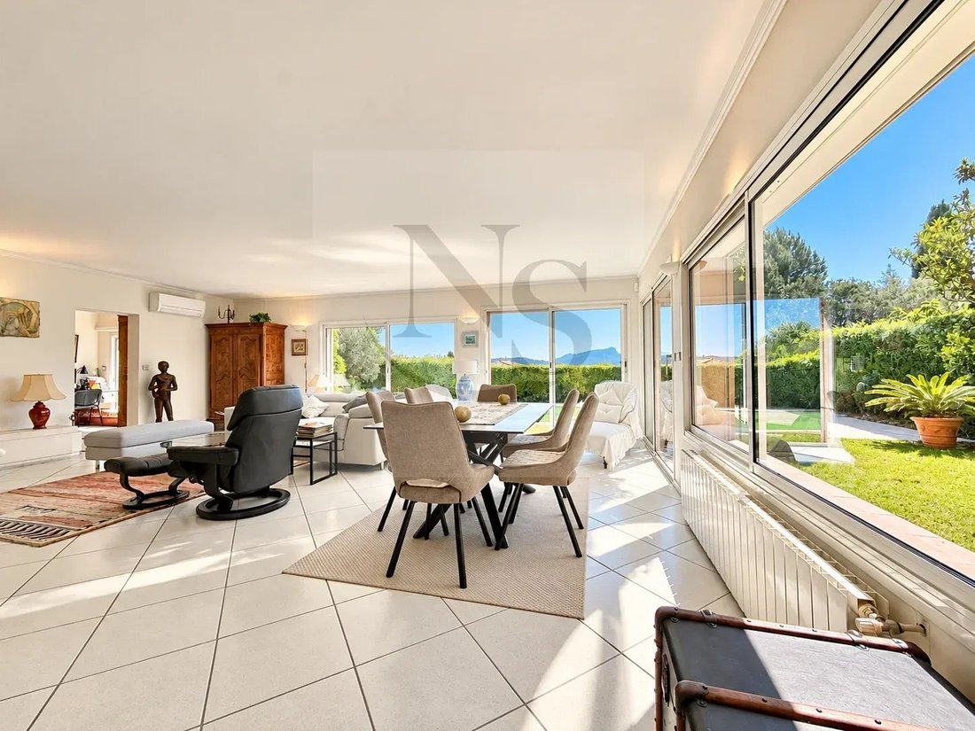 Villa in Mazenod-Bellevue-Saint Donat-Banon, Aix-en-Provence, France 5 - 19070892