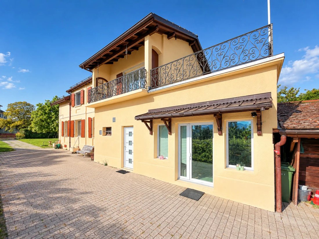 Casa a Bière, Vaud, Svizzera 1 - 19073615