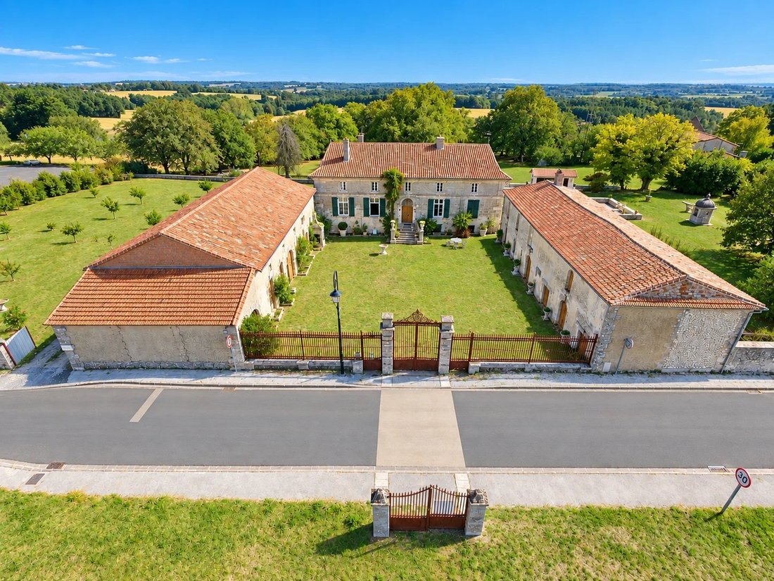 Casa a Verteillac, Nuova Aquitania, Francia 1 - 19074917