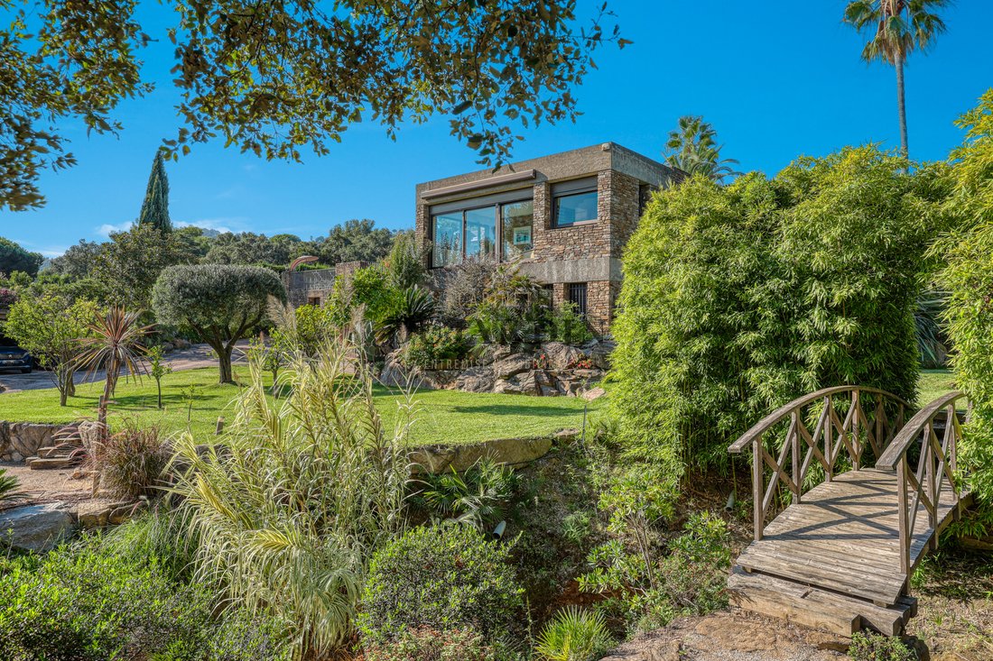 Villa in Nord Est, Bormes-les-Mimosas, France 1 - 19075296