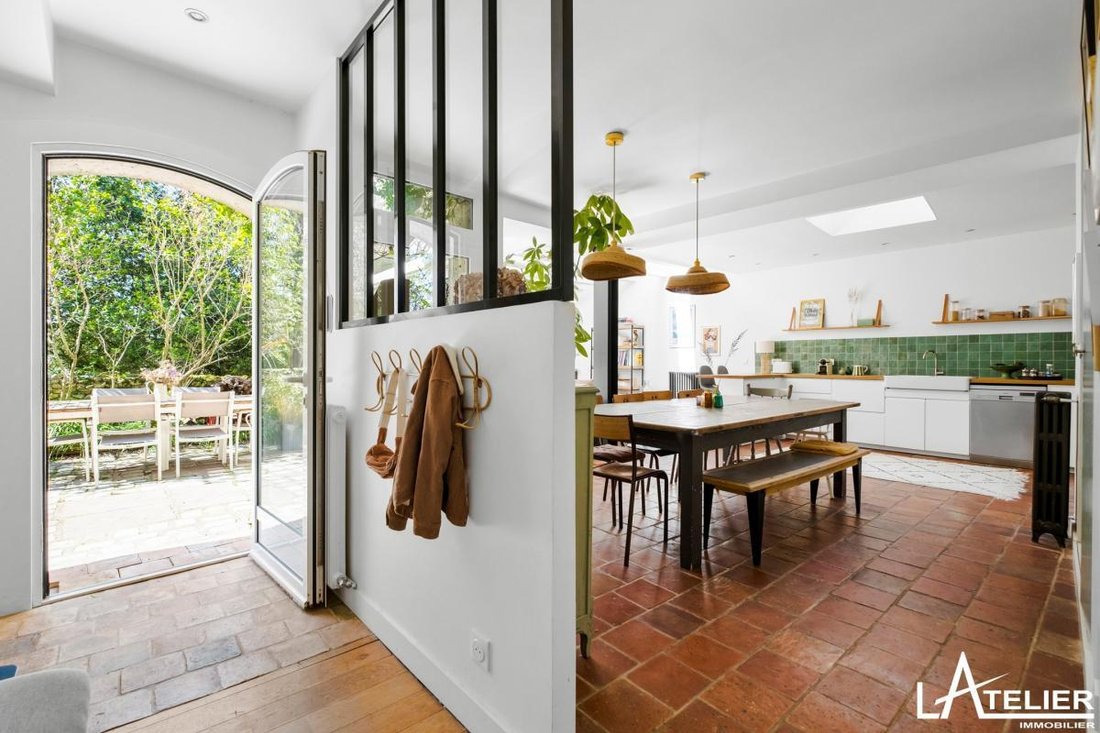 House in Sud, Chambourcy, France 2 - 19071543